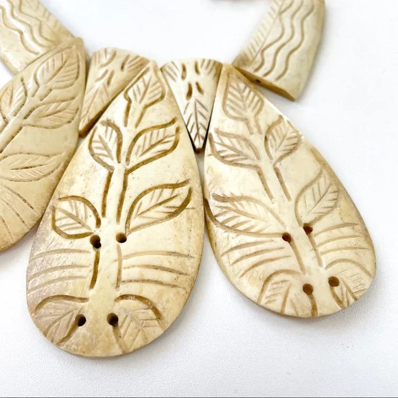 Vintage 1970s Artisan Etched Bone Statement Necklace - Picture 4 of 17